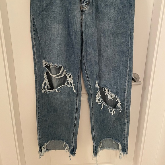 Size 12 Pretty Little Thing Mid Blue Wash Extreme Ripped Hem Boyfriend Jeans - Picture 7 of 9